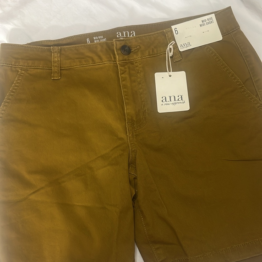 Ana size 6 shorts - Picture 2 of 4